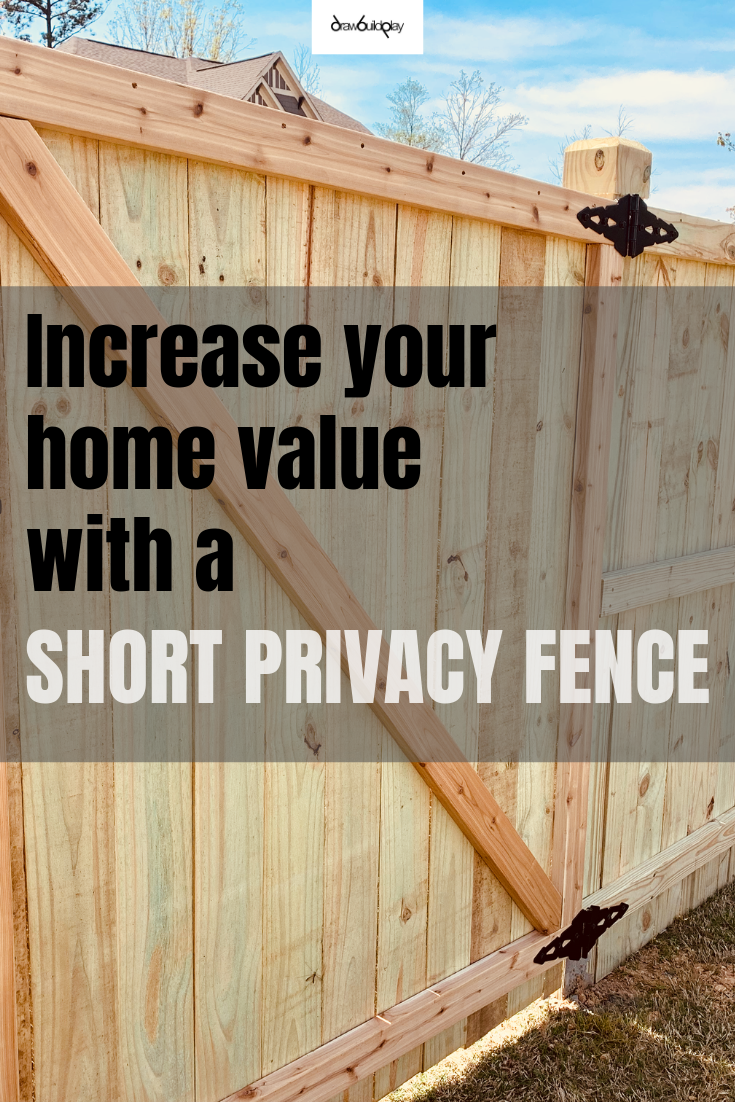 Short privacy fence perfect for small backyards, providing a safe play area for kids and a charming space for outdoor gatherings. #privacyfence #woodfences