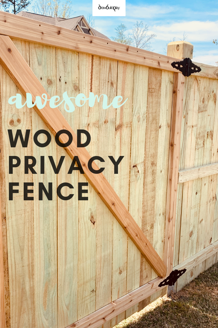 Elegant wood privacy fence that enhances backyard privacy, perfect for small spaces and family-friendly outdoor areas. #privacyfence #woodfence